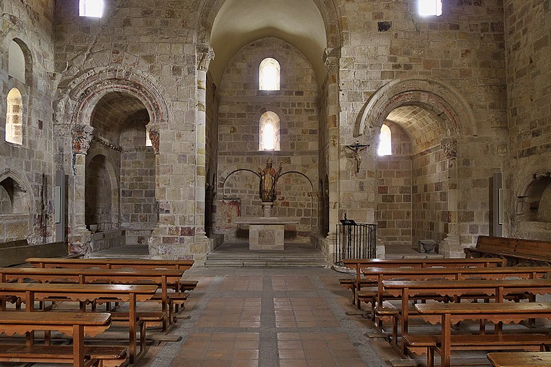 interior iglesia san cipriano zamora